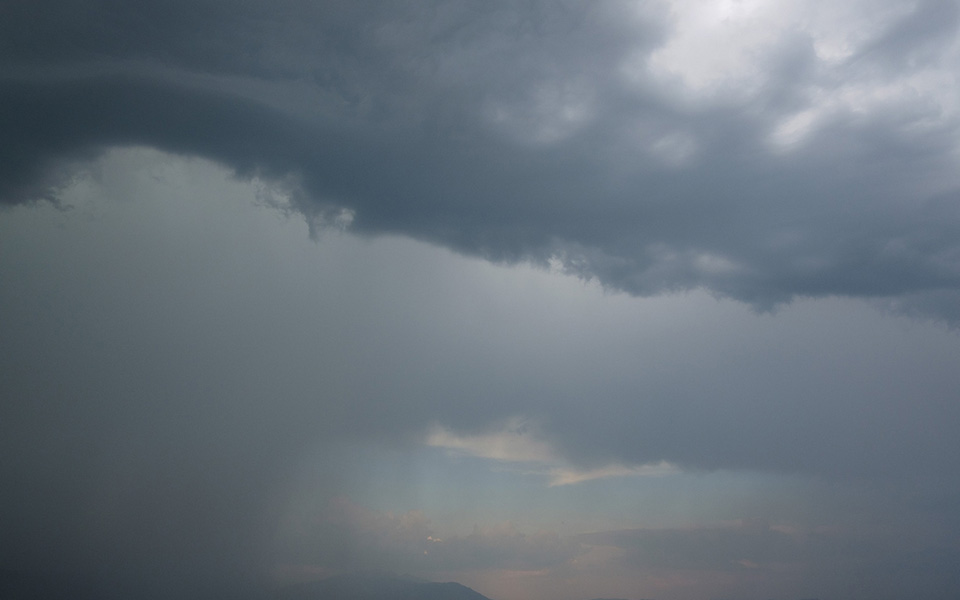 χαλκιδική-καλοκαιρινό-μπουρίνι-στην-561470155