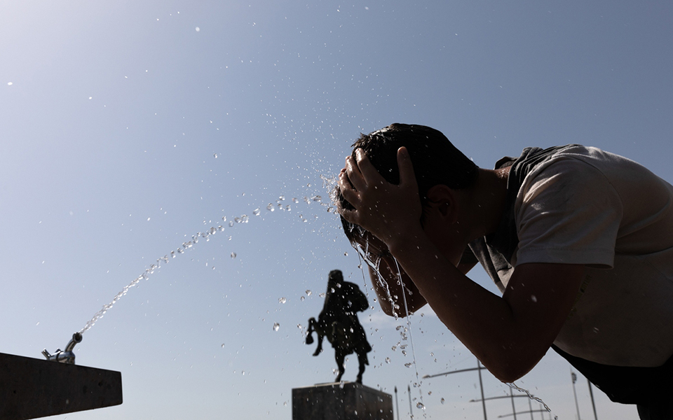 σε-καυτό-κλοιό-θεσσαλονίκη-και-σαντ-561478351