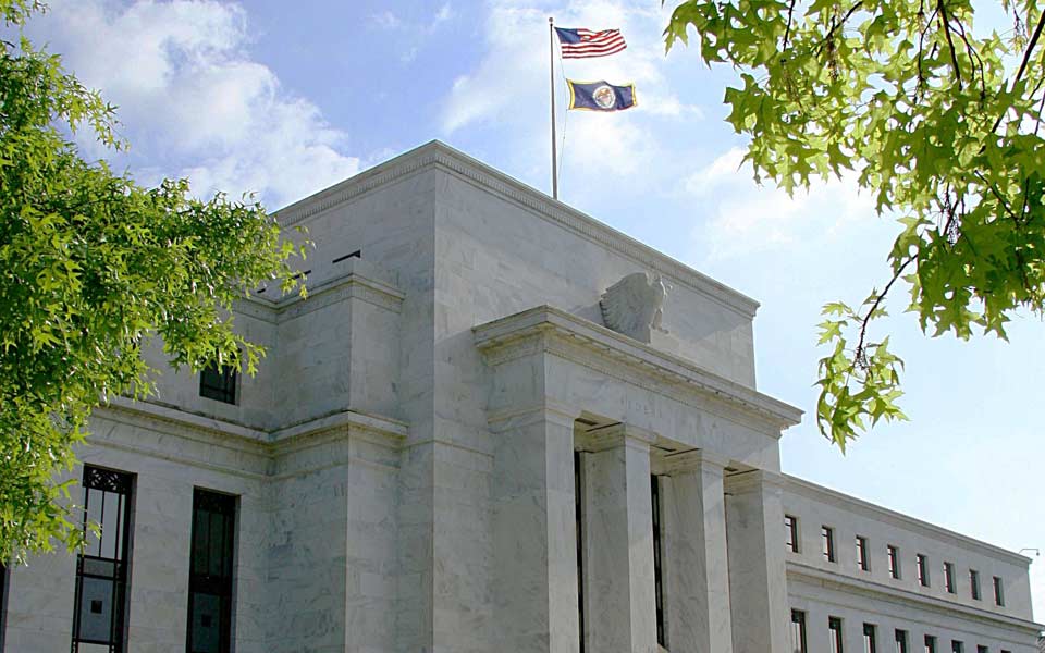 πιο-κοντά-σε-αύξηση-επιτοκίων-η-fed-561464773