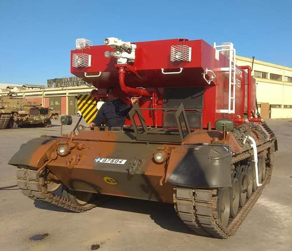 Πυροσβεστικά τανκς: Στη μάχη με τις φλόγες οι «Κένταυροι» – Ο διευθυντής των τεχνικών στο kathimerini.gr-2