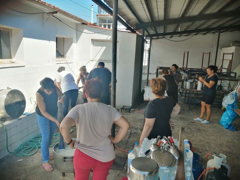 Μαθήματα αλληλεγγύης στην Εύβοια – Εκατοντάδες μερίδες φαγητού στην πρώτη γραμμή-4