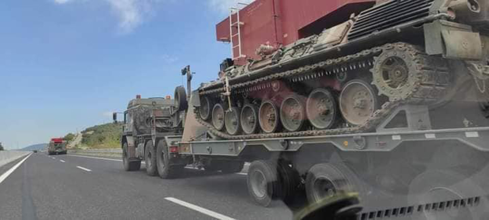 Πυροσβεστικά τανκς: Στη μάχη με τις φλόγες οι «Κένταυροι» – Ο διευθυντής των τεχνικών στο kathimerini.gr-3