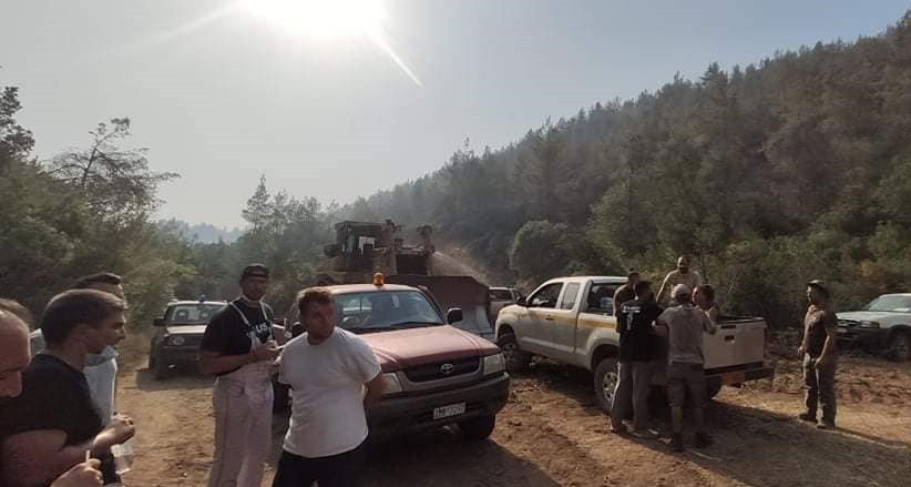 Μαθήματα αλληλεγγύης στην Εύβοια – Εκατοντάδες μερίδες φαγητού στην πρώτη γραμμή-2