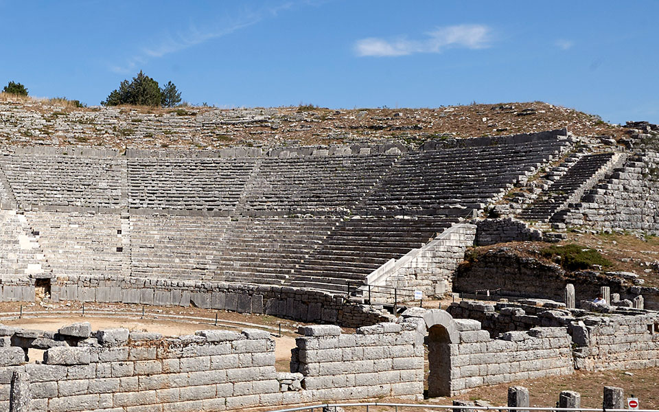 οι-παθογένειες-του-εθνικού-θεάτρου-561459331