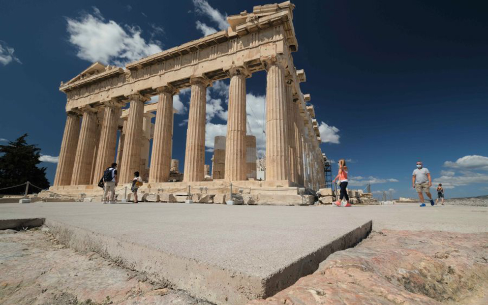 καύσωνας-κλειστοί-μεταξύ-12-5-μ-μ-οι-ανο-561454600