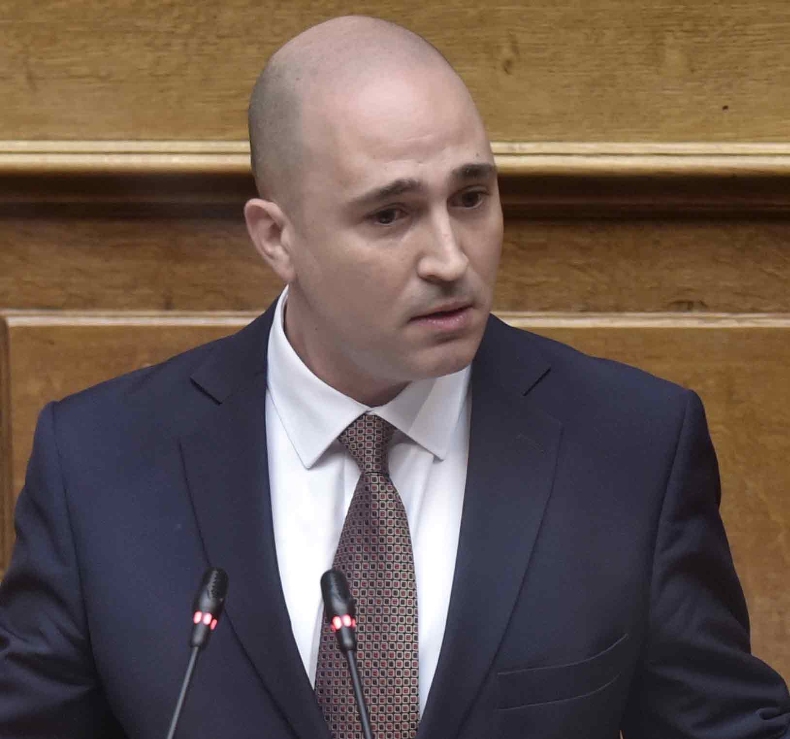 Μαστίγια και πεντικιούρ-1