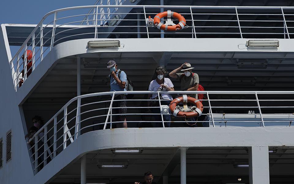 ο-τουρισμός-κερδίζει-το-στοίχημα-του-κ-561460327