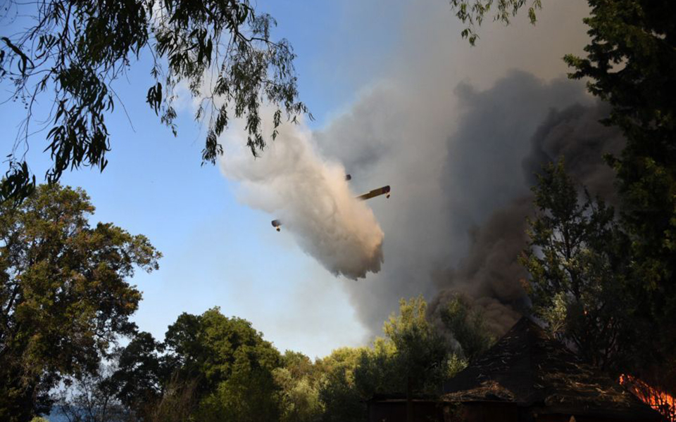 φωτιά-στην-αχαΐα-συνεχίζεται-η-μάχη-με-561453400
