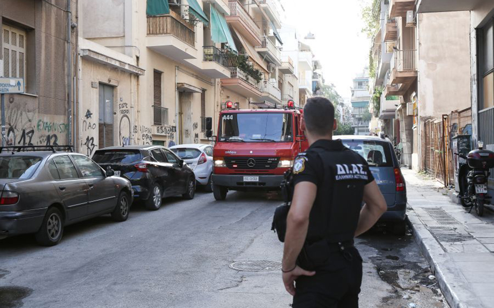 κάτω-πατήσια-γιαγιά-και-εγγονός-τα-θύμ-561454414