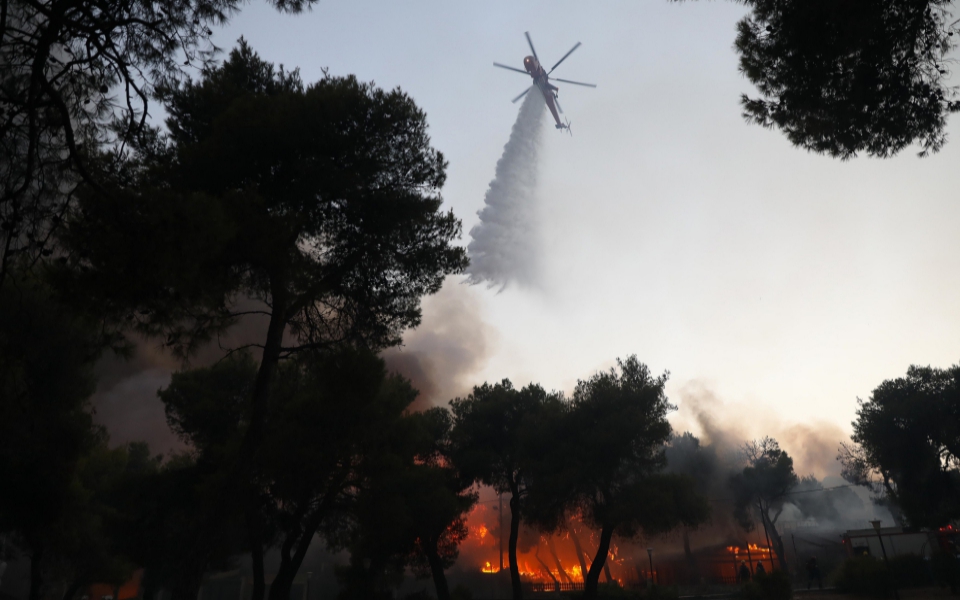 πύρινα-μέτωπα-νέες-εκκενώσεις-οικισμ-561457063