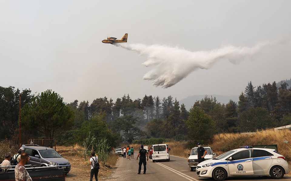 φωτιές-καιρός-ενισχύονται-οι-άνεμοι-σ-561460522
