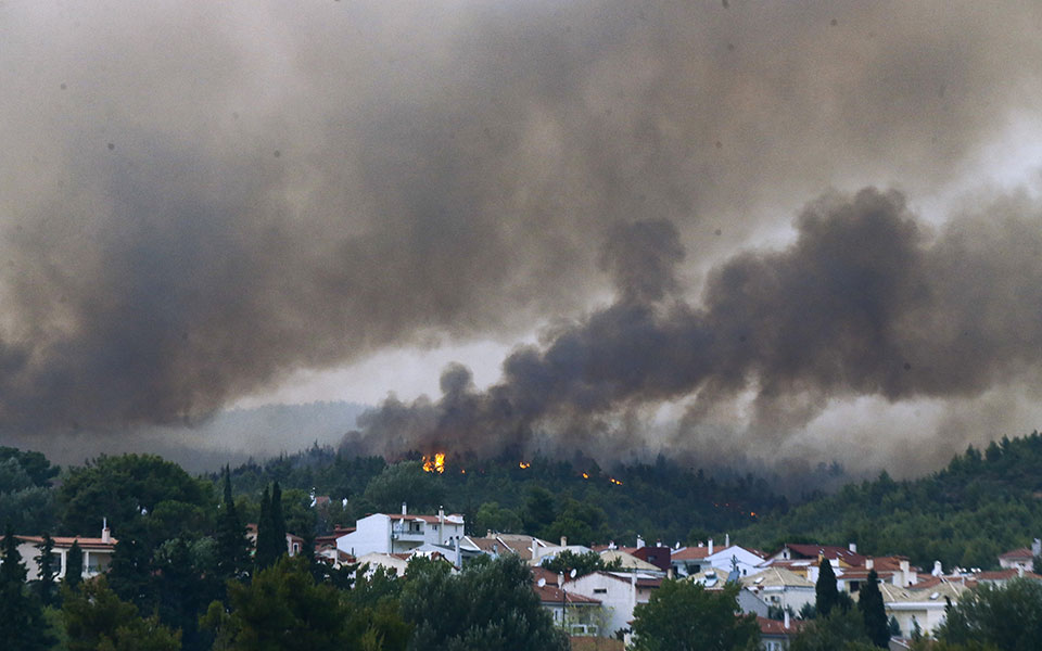 φωτιά-στη-βόρεια-αττική-εικόνες-από-drone-α-561458614