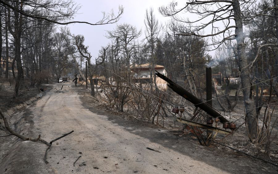 Φωτιά στην Αττική: Ένας πρώτος απολογισμός μέχρι το μεσημέρι-4