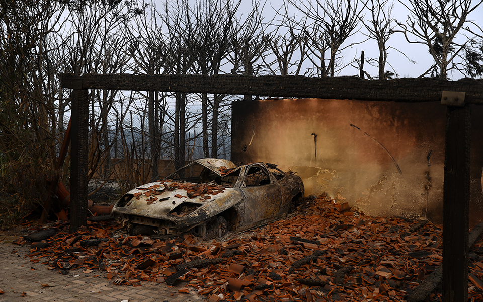 Φωτιά στην Αττική: Ένας πρώτος απολογισμός μέχρι το μεσημέρι-2