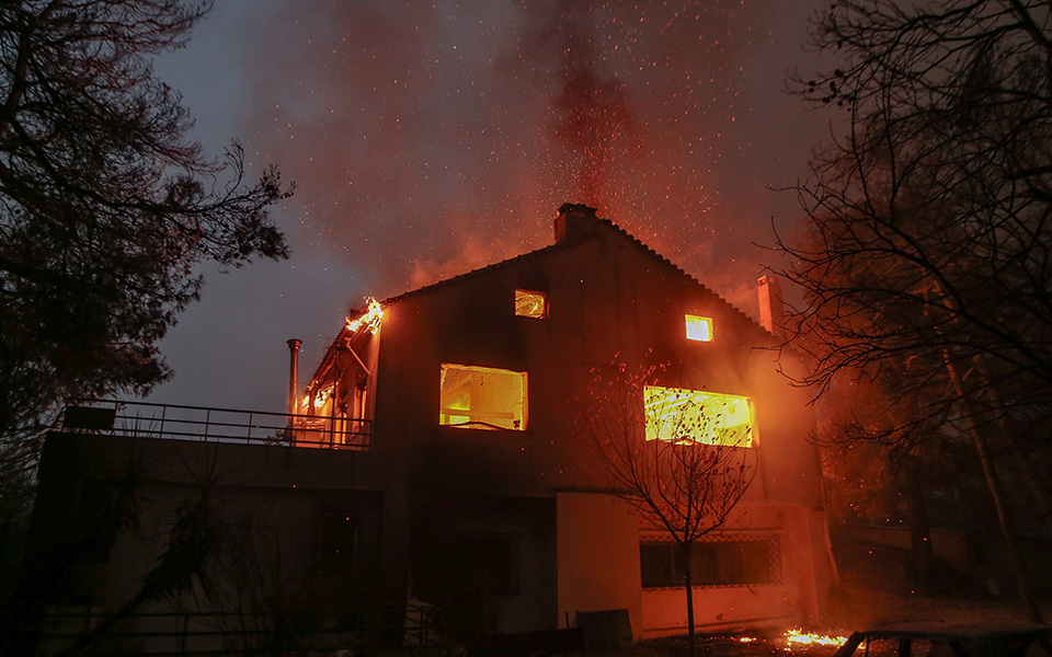 φωτιές-μη-κατοικήσιμες-235-κατοικίες-μέ-561464164