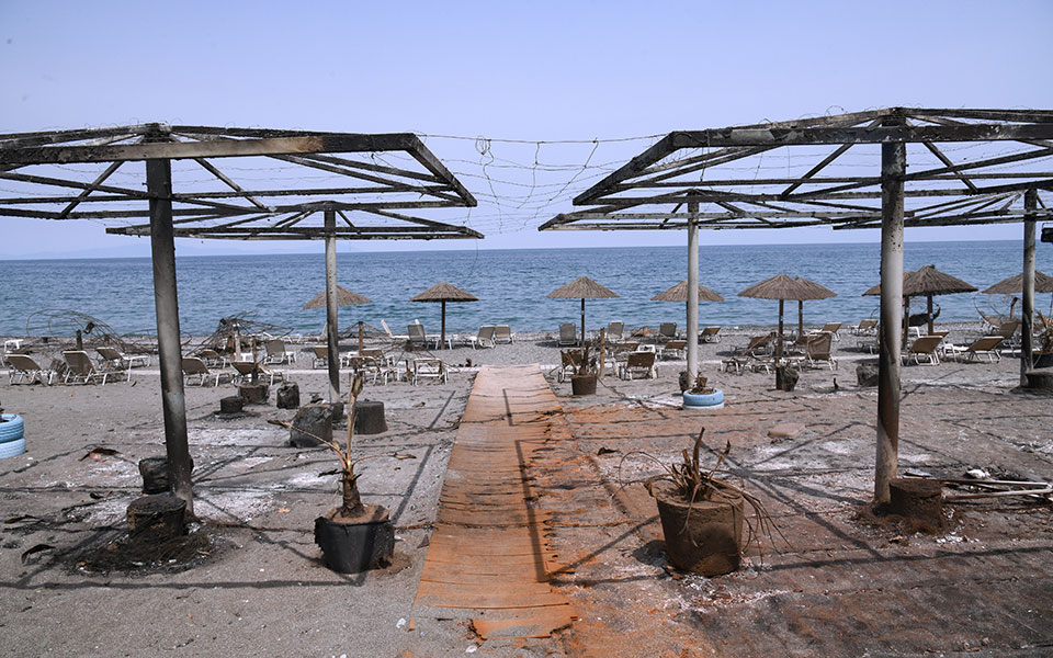 φωτιά-στην-εύβοια-το-πριν-και-το-μετά-σ-561475888