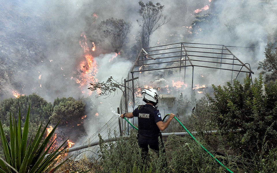 συνεχίζουν-να-επιχειρούν-σε-αρχαία-ολ-561466999