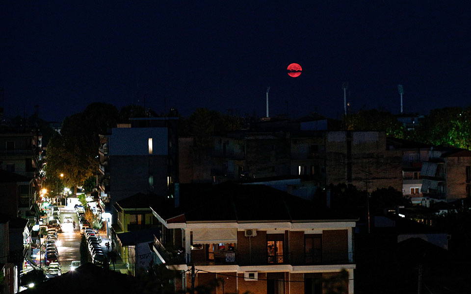 Υπό το φως της Αυγουστιάτικης πανσελήνου (εικόνες)-4