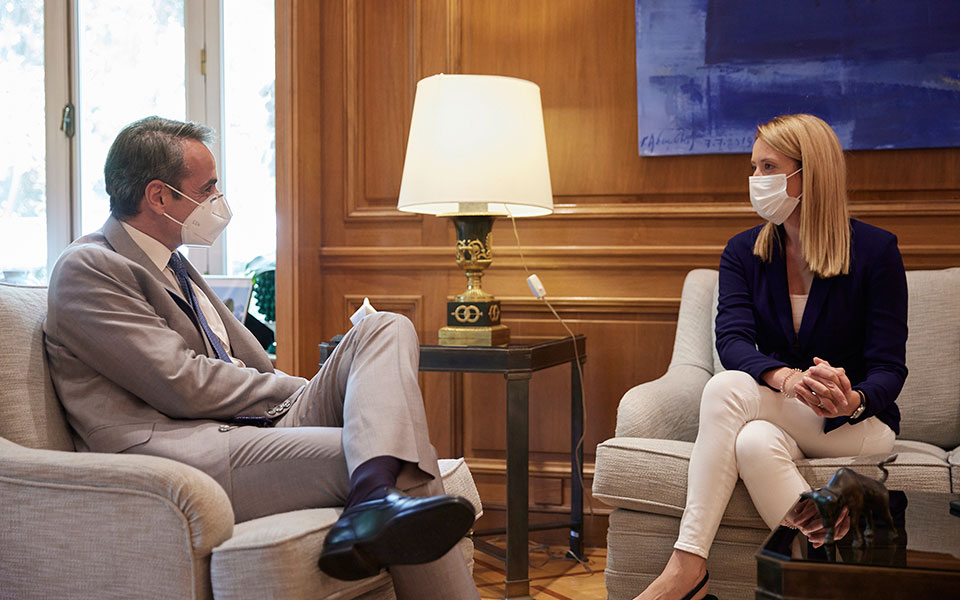 κυρ-μητσοτάκης-προστατεύουμε-τα-σύνο-561473017