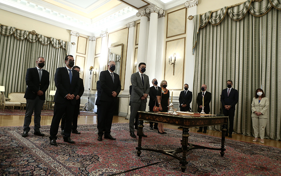 Ανασχηματισμός: Η ορκωμοσία των νέων μελών της κυβέρνησης-16