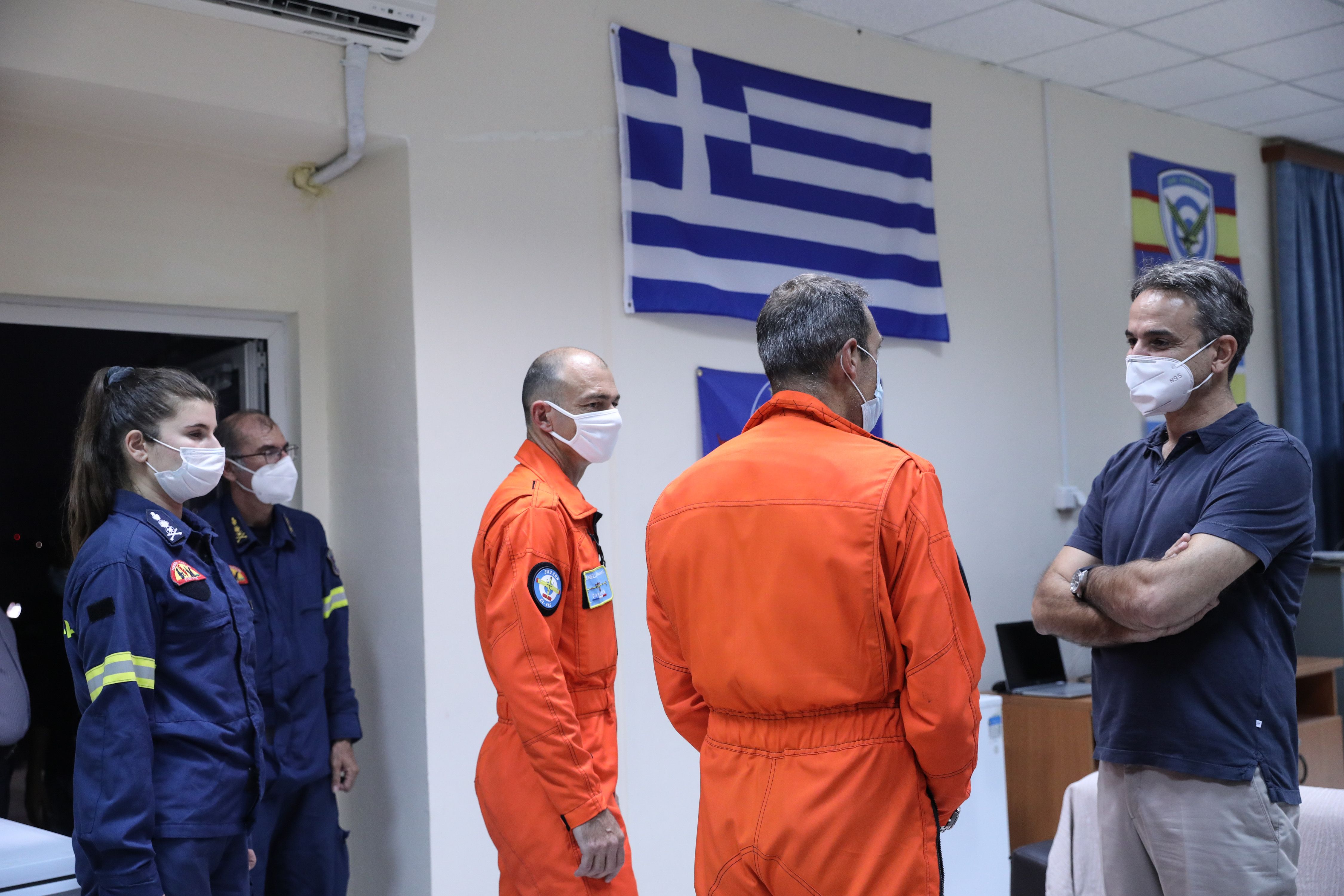 Κυριάκος Μητσοτάκης: Επίσκεψη στην 112 Πτέρυγα Μάχης – Συνομίλησε με πιλότους Canadair-2