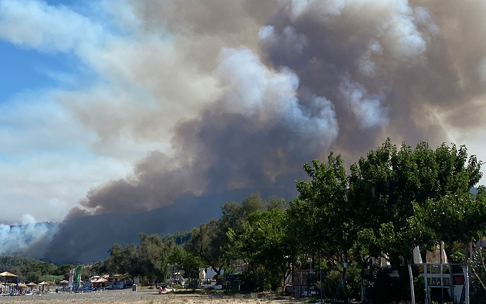 φωτιά-στην-εύβοια-η-τιτάνια-μάχη-των-κα-561462571