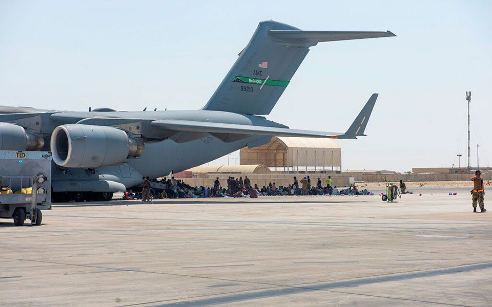 αφγανή-γέννησε-το-μωρό-της-μέσα-σε-αμερ-561472570