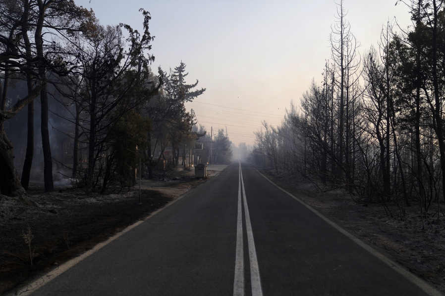 φωτιά-στη-βαρυμπόμπη-οι-κυκλοφοριακέ-561456664