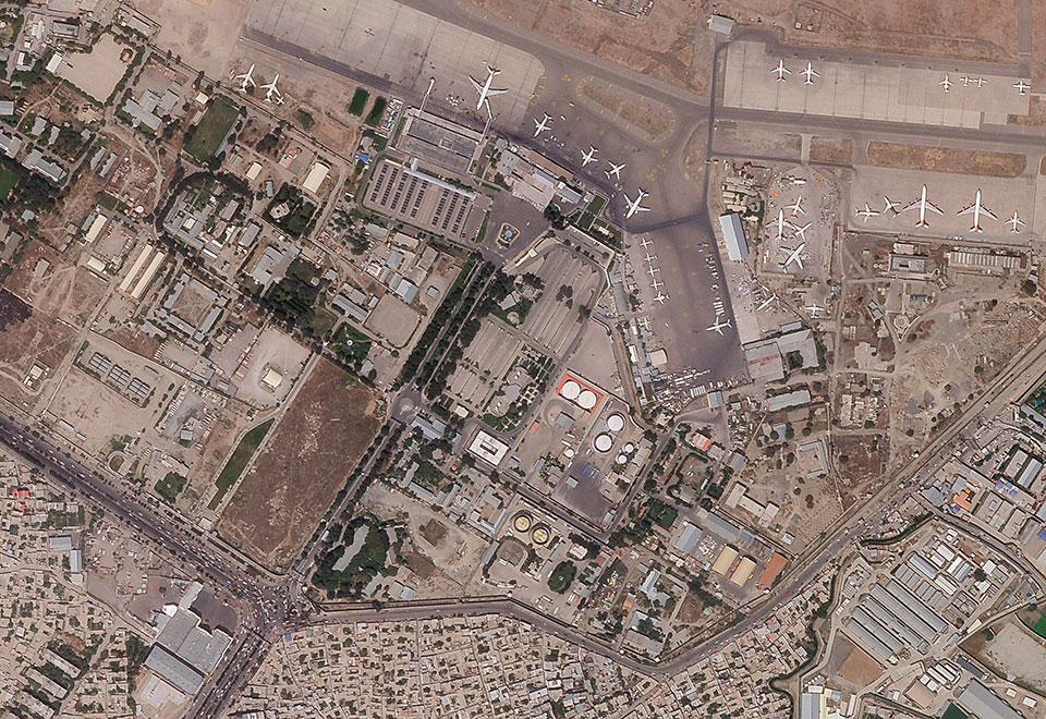 πυροβολισμοί-στο-αεροδρόμιο-της-καμπ-561469375