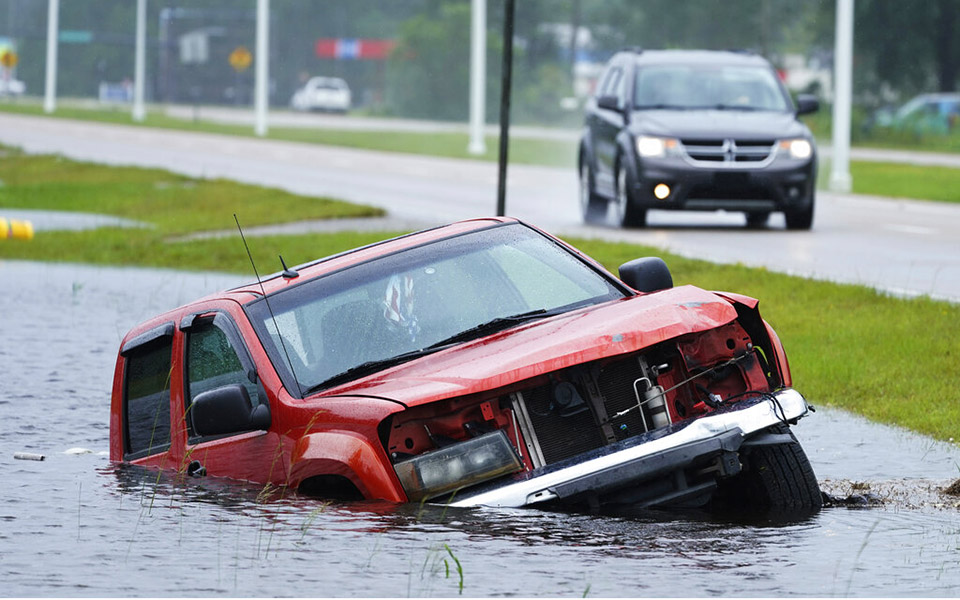 Ο τυφώνας Άιντα σαρώνει τις ΗΠΑ – Οι εικόνες της καταστροφής-6