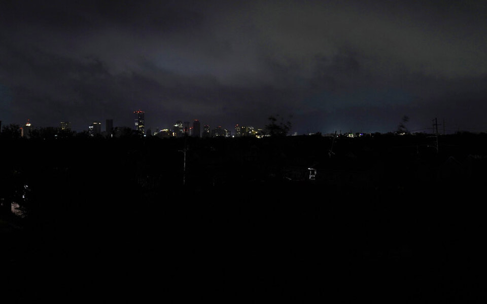 Ο τυφώνας Άιντα σαρώνει τις ΗΠΑ – Οι εικόνες της καταστροφής-7