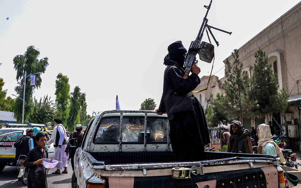 Ταλιμπάν: Αγρια καταστολή κατά διαδηλωτών, χάος στο αεροδρόμιο της Καμπούλ-2