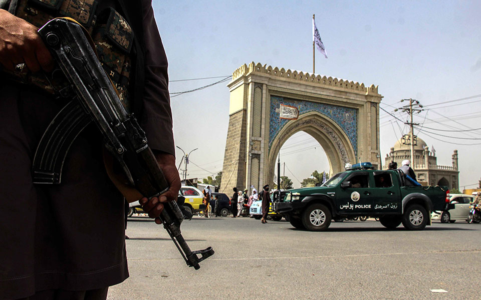 Ταλιμπάν: Αγρια καταστολή κατά διαδηλωτών, χάος στο αεροδρόμιο της Καμπούλ-1