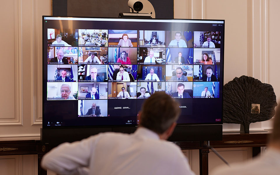 ανασχηματισμός-εκπλήξεων-561479785