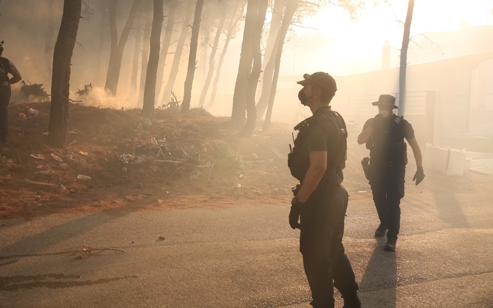 δένδιας-η-ελλάδα-αποδέκτης-συμπαράστ-561461191