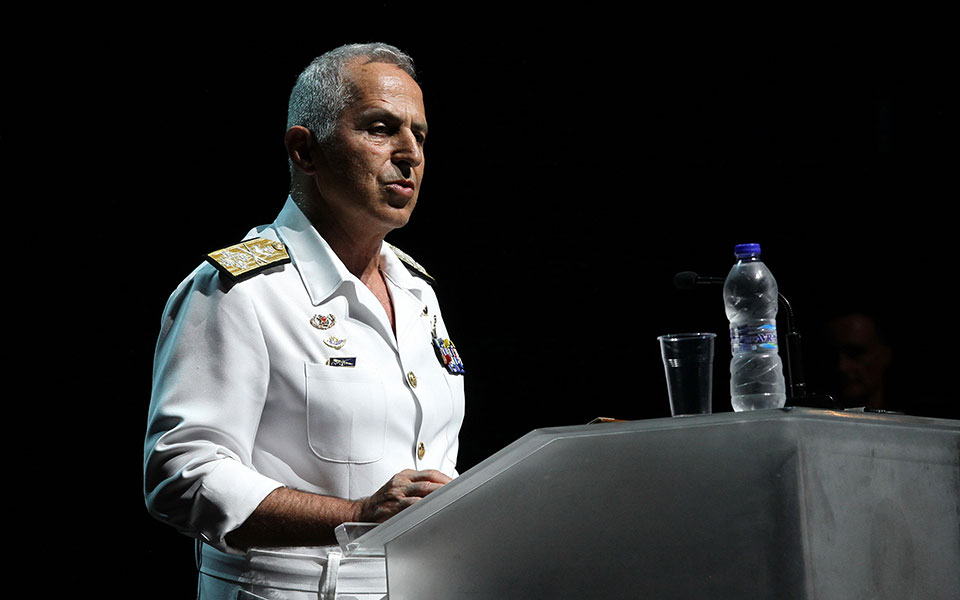 ευ-αποστολάκης-από-την-ηχηρή-μεταγρα-561481228