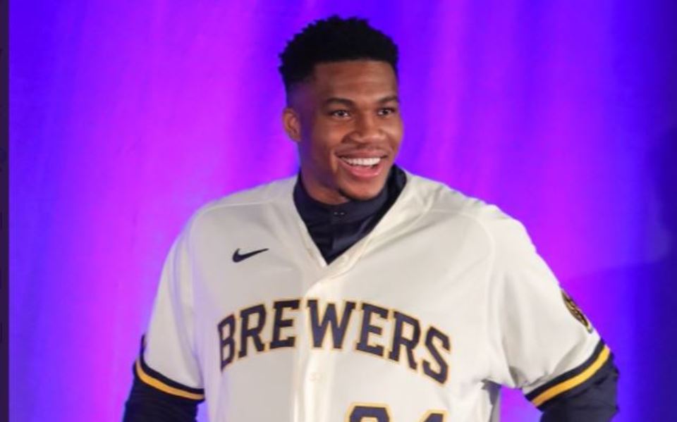 ο-αντετοκούνμπο-αγόρασε-μετοχές-στην-561471487