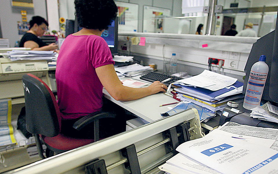 με-λουκέτα-απαντά-στη-μη-έκδοση-αποδ-561456718