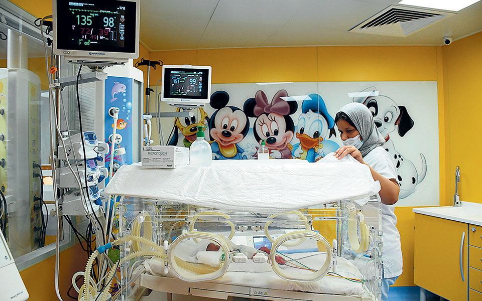 κορωνοϊός-πτώση-των-γεννήσεων-παγκοσ-561479998