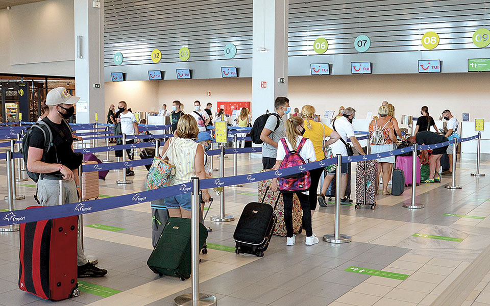 ηπα-cdc-αποφύγετε-τα-ταξίδια-στην-ελλάδ-561454933