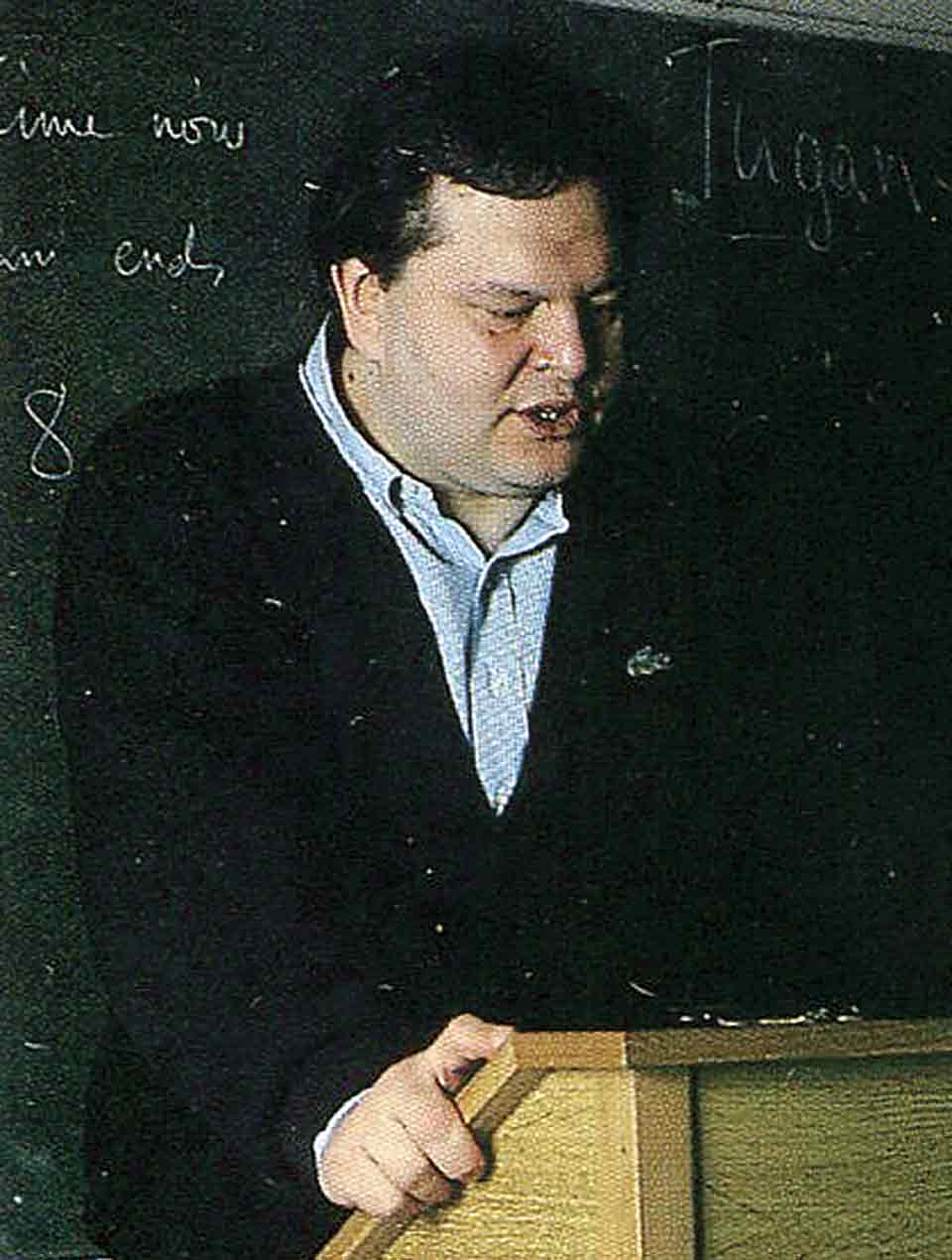 Ο ακαδημαϊκός της πολιτικής-2