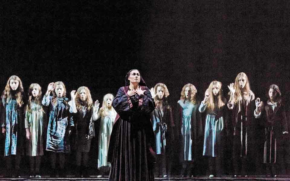 γυναικοκτόνος-και-του-εαυτού-της-561453373