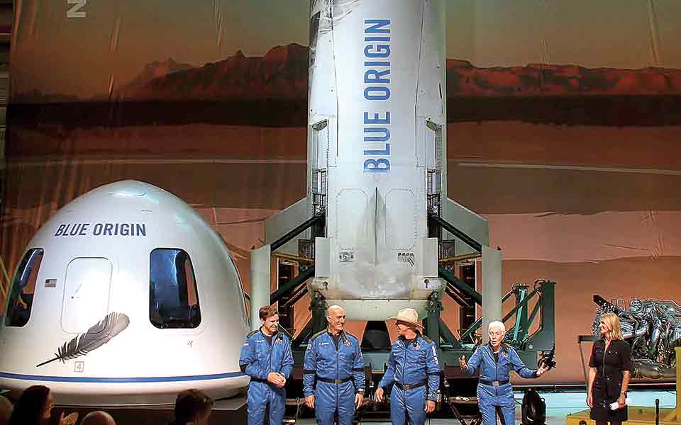 είναι-αστροναύτες-οι-δισεκατομμυριο-561453613