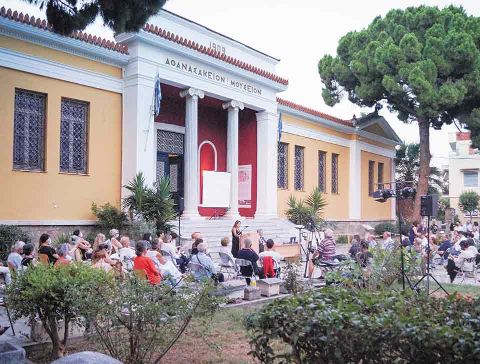 Η «Χάρτα της Ελλάδος» του Ρήγα σε κέντημα εκτίθεται στο Αρχαιολογικό Μουσείο Βόλου-1