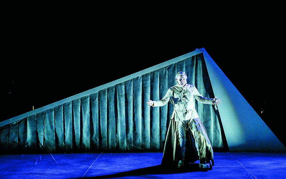 Οι «Βάκχες» θυμίζουν την πανδημία…-1