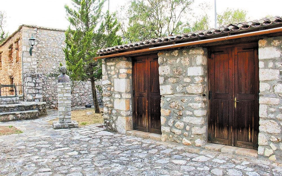 Στην Αγία Ευθυμία Φωκίδος, εκεί όπου γεννήθηκε ο Γιάννης Σκαρίμπας-1