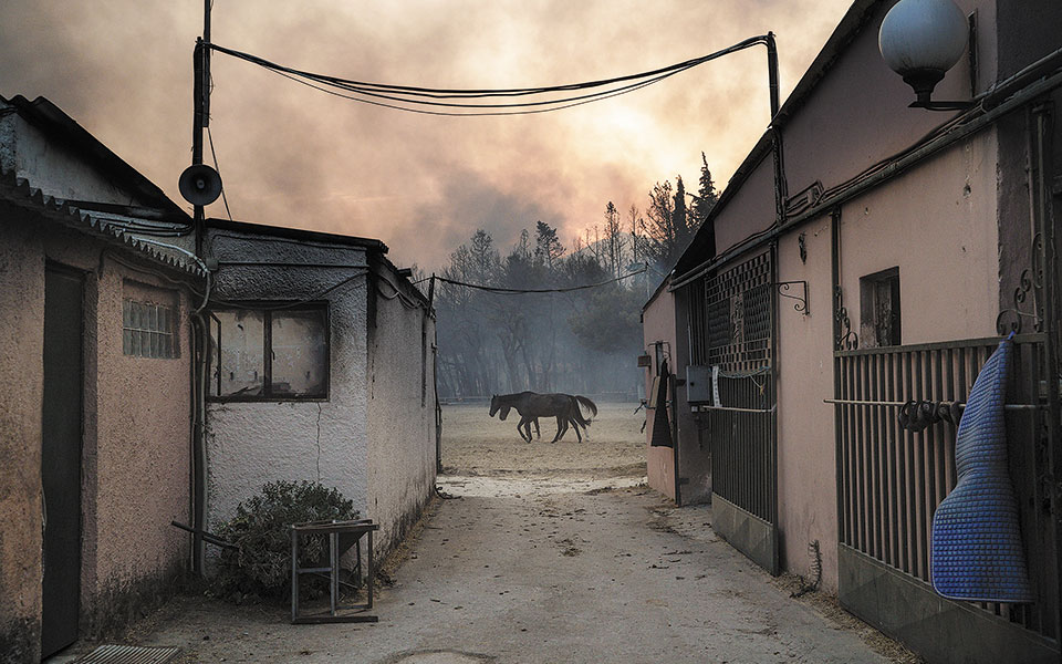 Η Αττική στο κόκκινο από την πύρινη λαίλαπα-2