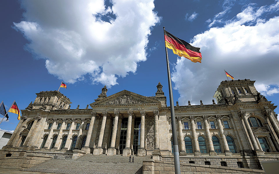 ξεπέρασε-τα-16-τρισ-δολ-η-αξία-των-ομολόγ-561459196