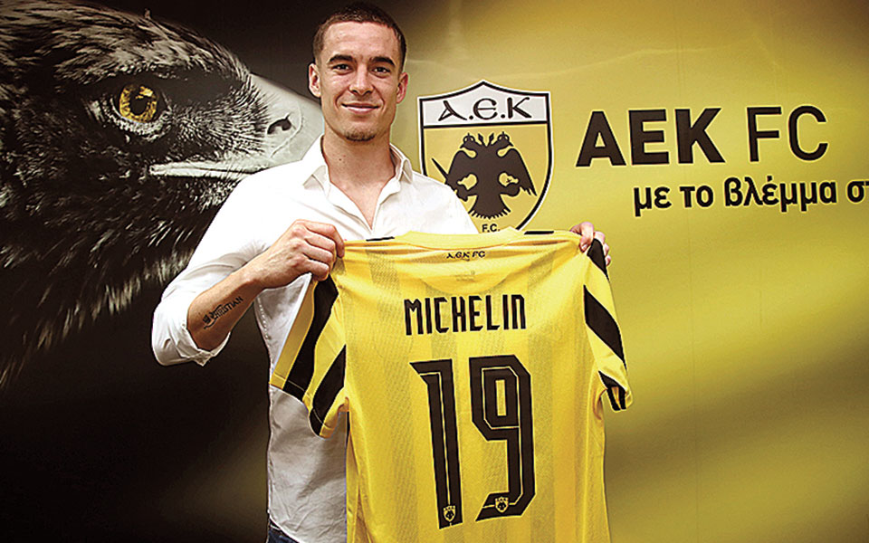 αεκ-από-τις-υπογραφές-στην-προπόνηση-ο-561459055