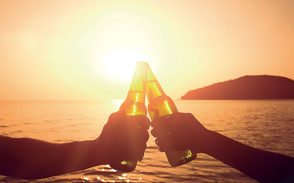 η-ελληνική-μπίρα-αντέχει-561459184